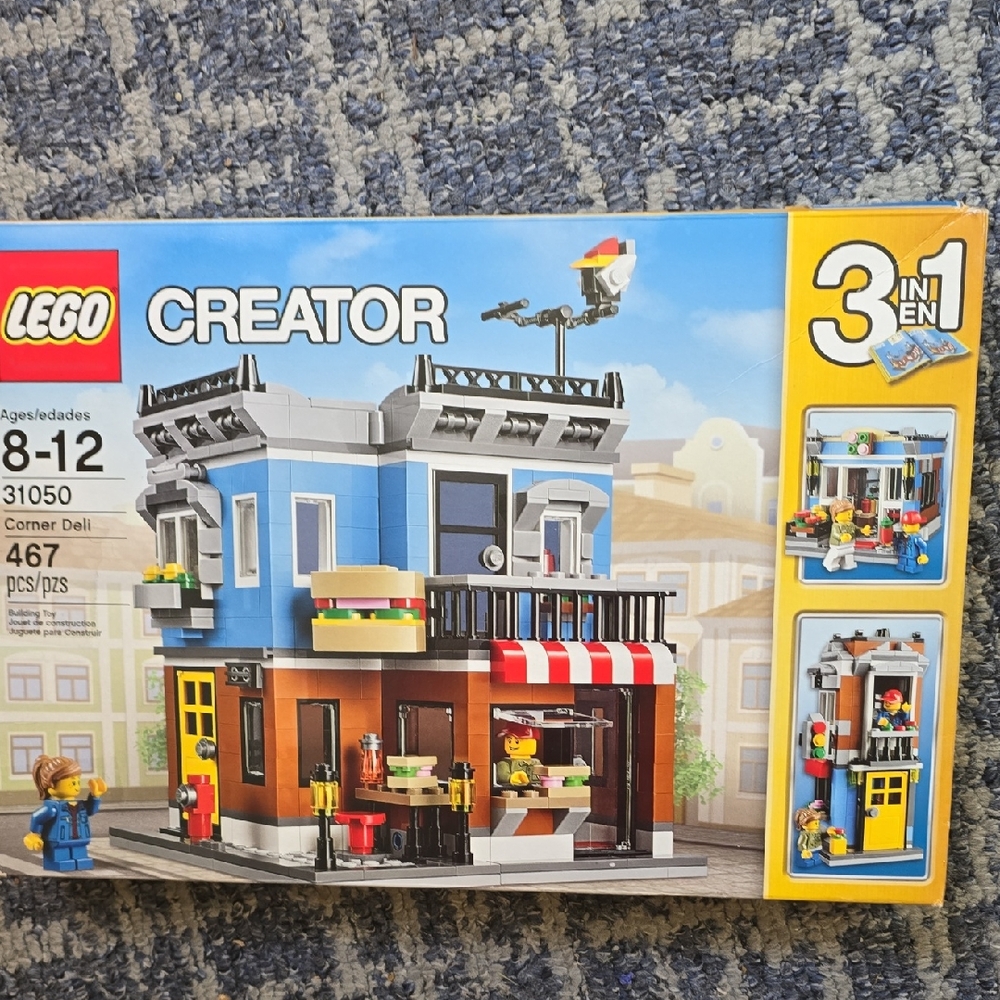 LEGO Creator 3-in-1 Urban Deli Set - Blue, Red, White Used.